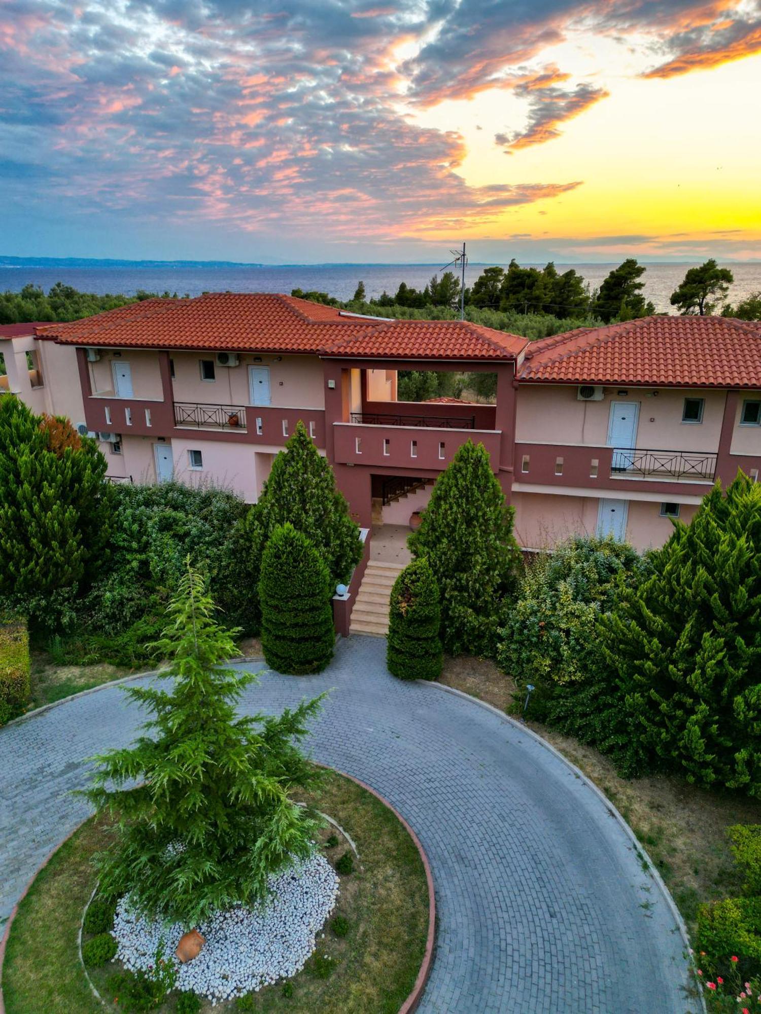 Agrili Apartments & Rooms Elia Nikitis Exterior foto