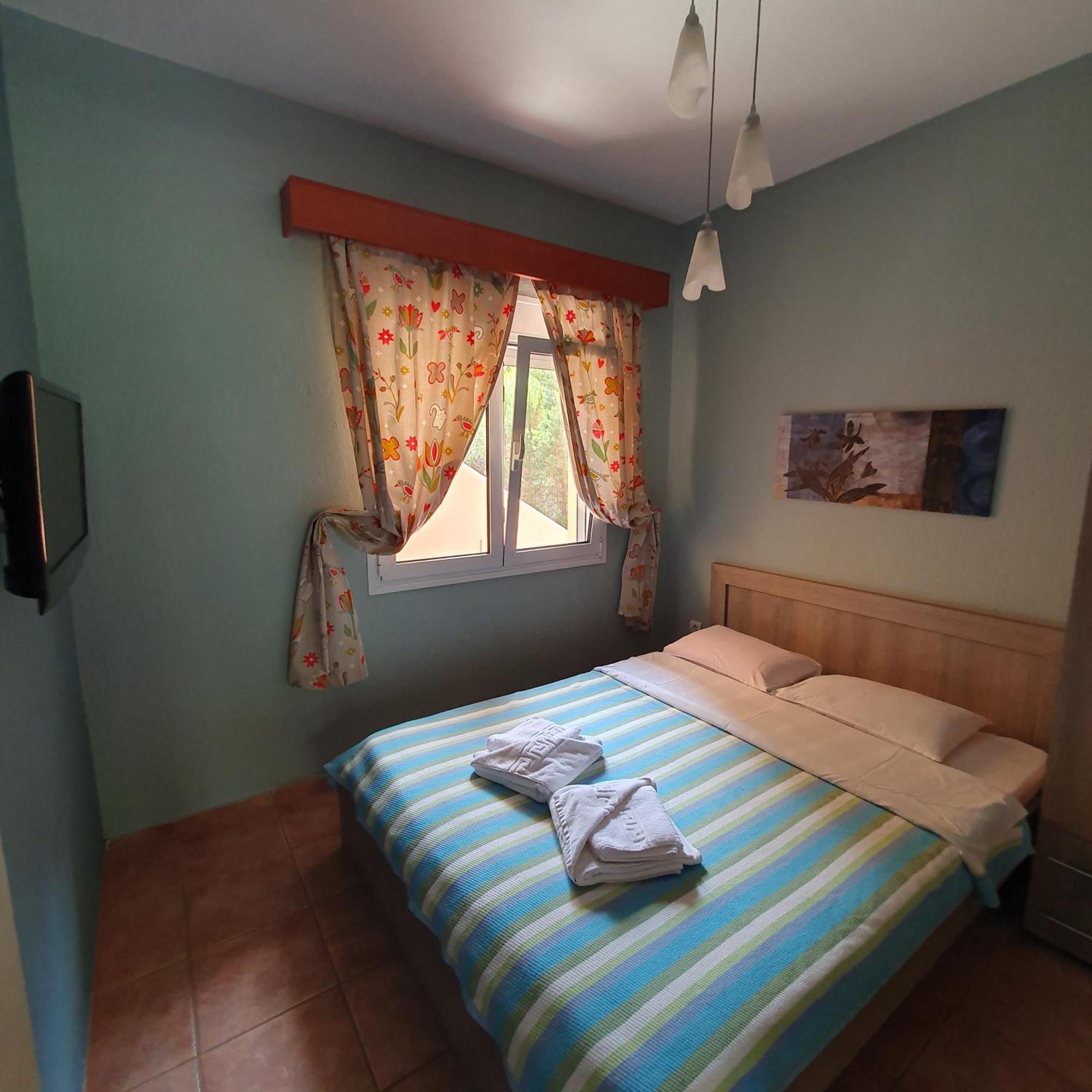 Agrili Apartments & Rooms Elia Nikitis Habitación foto